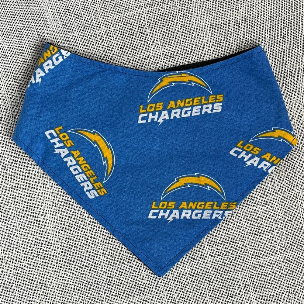 Los Angeles Chargers Dog Bandana-Size M - Picture 1 of 6